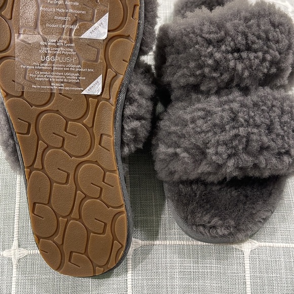 UGG slippers - Picture 8 of 9
